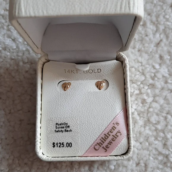 Children's 14kt gold heart earrings